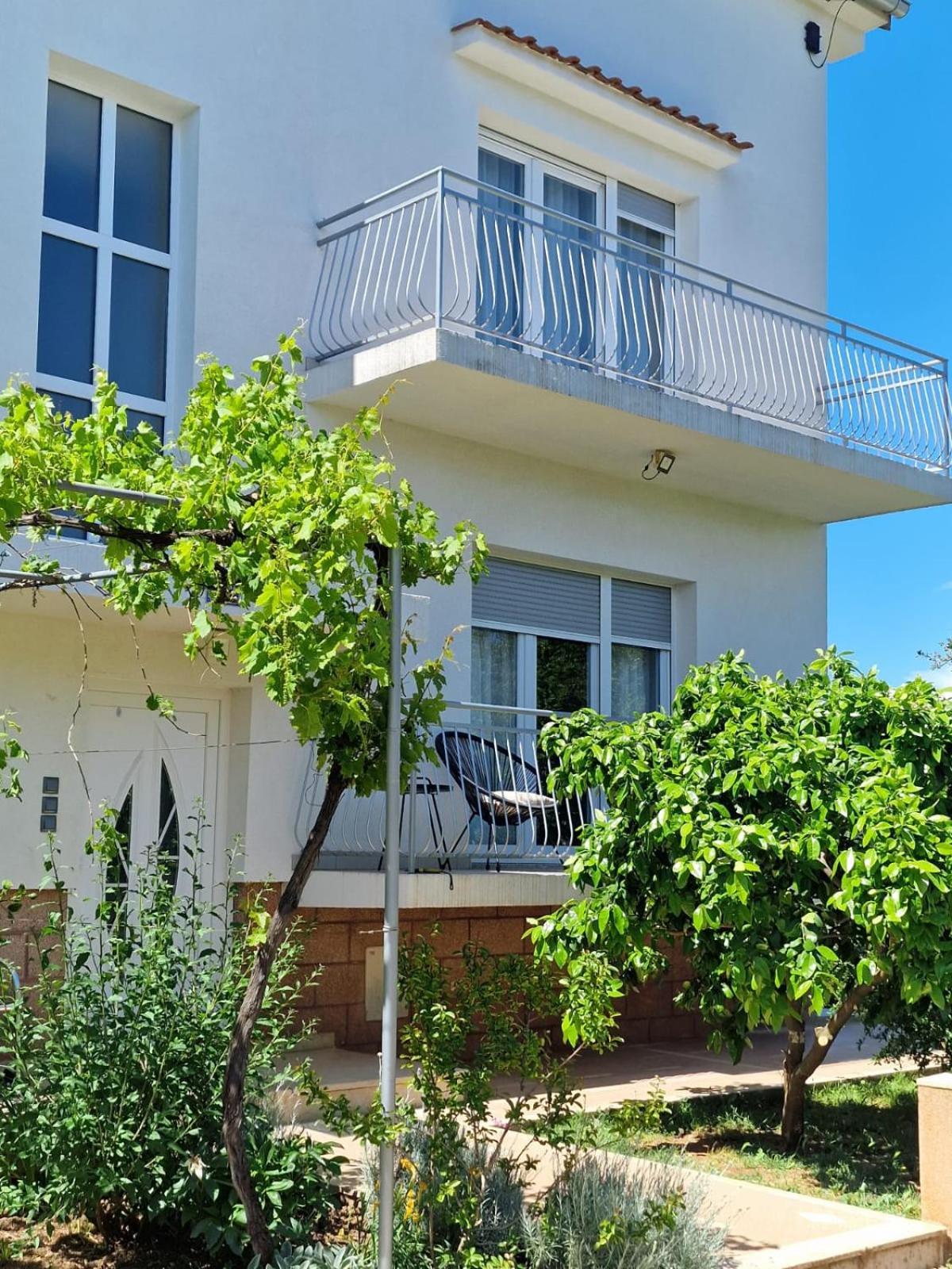Apartmani Zinda Sukošan المظهر الخارجي الصورة